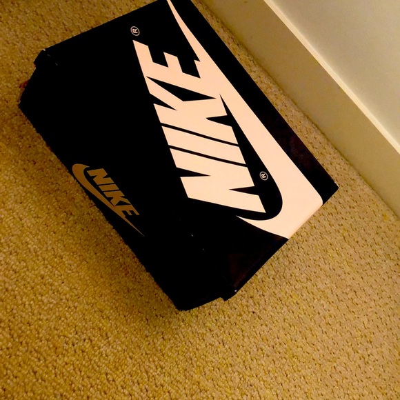 NIB never used authentic Nike air Jordans additional red laces - Picture 10 of 11